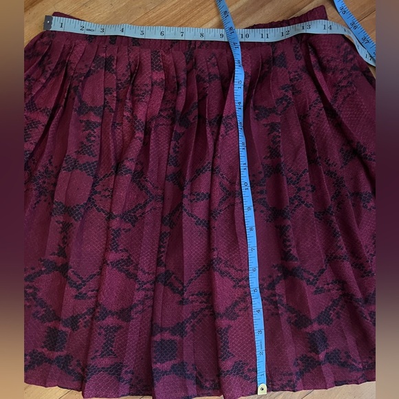 Banana Republic (Outlet) Red Snake Print Skirt S - Picture 7 of 7